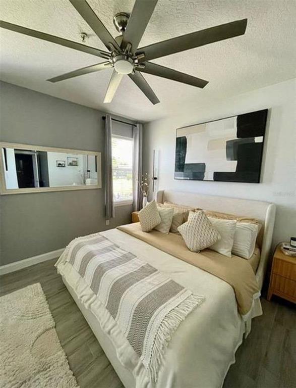 Building Photo - 10400 Eastpark Woods Dr