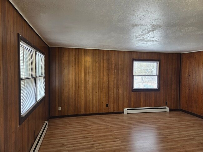 Building Photo - 582 Lincoln St