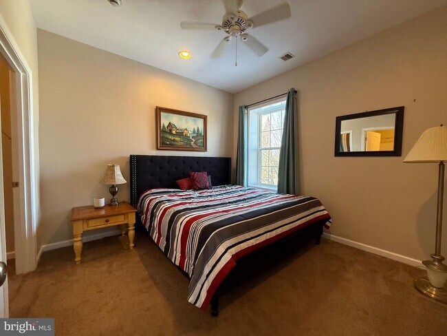 Building Photo - 2 S 3rd St