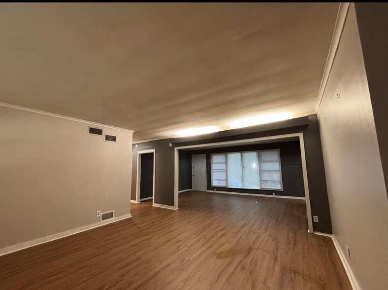 Building Photo - 1408 University Ave