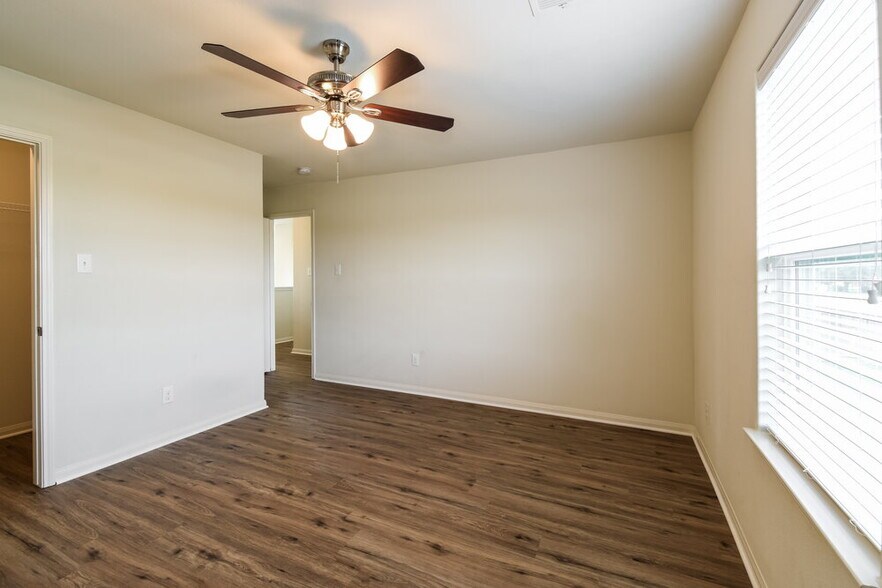 Building Photo - 2435 Golden Brandy Ln