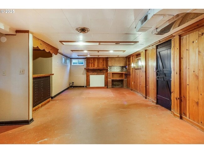 Building Photo - Gorgeous College Hill 4 BD, 3BA in desirab...