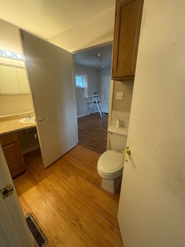 Building Photo - 5 bedroom Ranch home in North Colorado Spr...