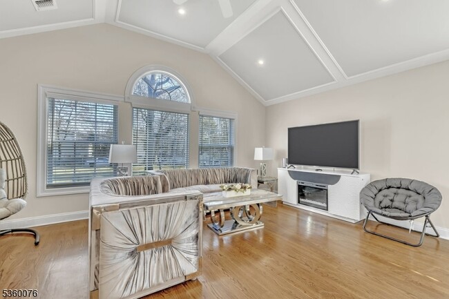 Building Photo - 46 Cortlandt St