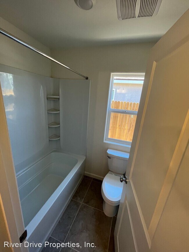 Building Photo - 4 br, 3 bath House - 288 Grand Canyon