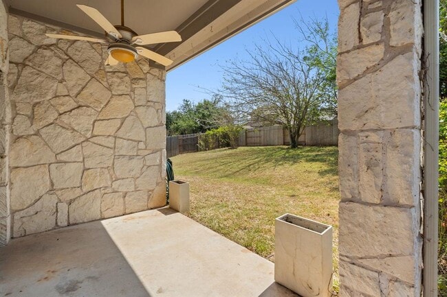 Building Photo - 209 Canterbury Dr
