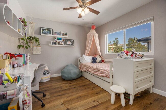 Building Photo - Enjoy the view from this 4 bedroom home with solar and overlooking the lagoon in quiet neighborhood