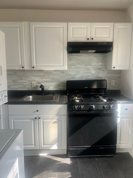 Building Photo - 505 Arsan Ave