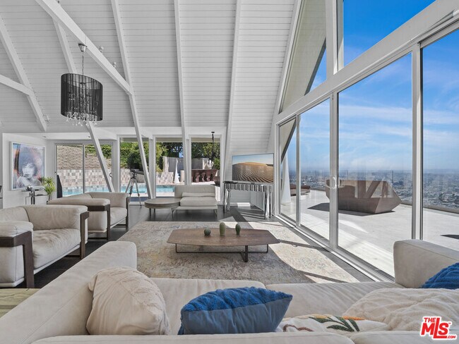 Building Photo - 8460 Cole Crest Dr