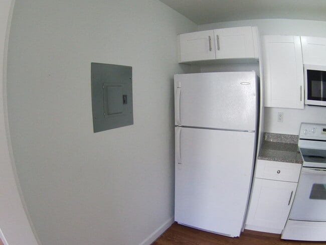 Building Photo - 759 Normandy Trail