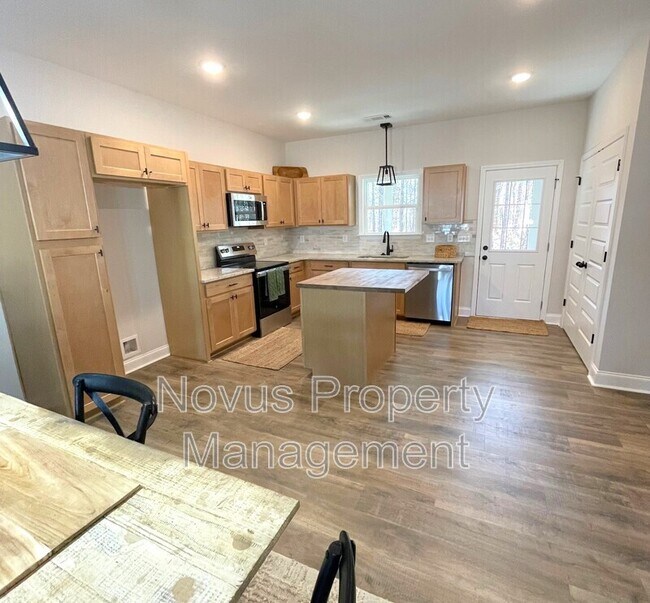 Building Photo - 111 Crestpoint Rd