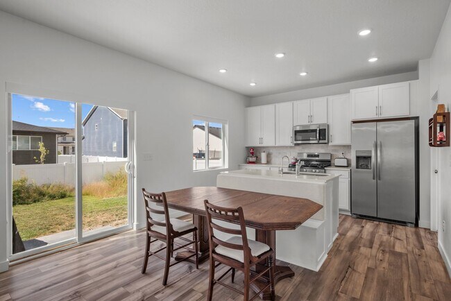Building Photo - 3477 N Finch Ln
