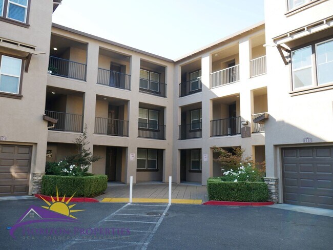 Building Photo - Cozy 1 Bed 1 Bath 786 Sq. Ft. Sundance Condo in Fair Oaks