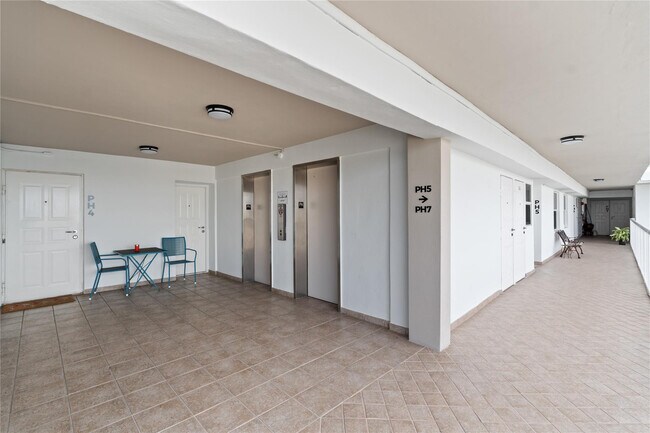 Building Photo - 121 Golden Isles Dr