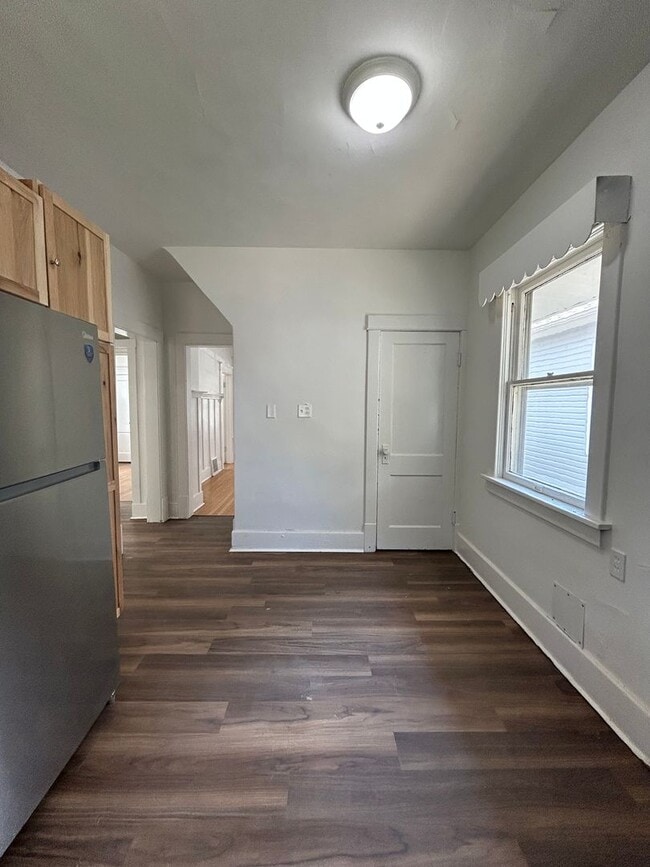 Building Photo - Charming Character-Filled Home Near Little Bohemia!