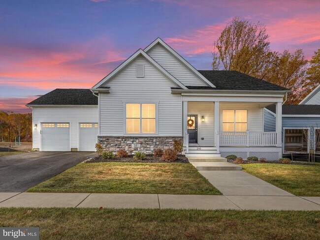 Building Photo - 240 Baldy Ln