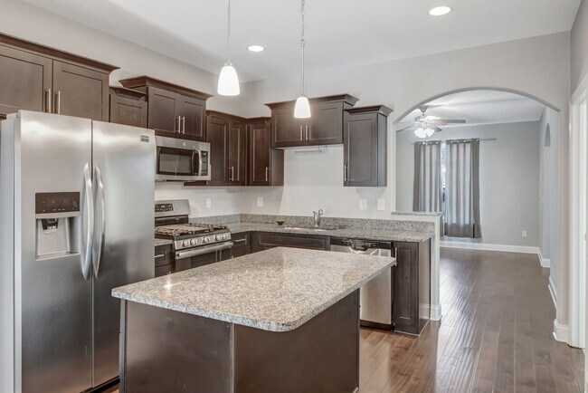 Building Photo - Harpeth Park Townhome in Bellevue