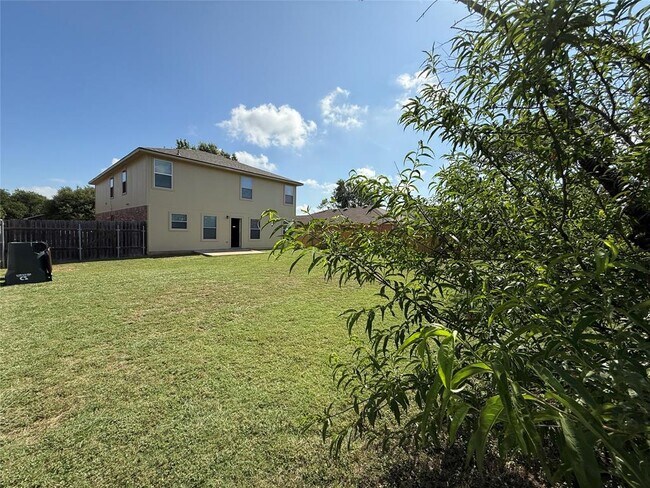 Building Photo - 307 Indian Meadow Dr