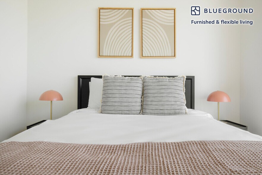 Building Photo - 340 E North Water St