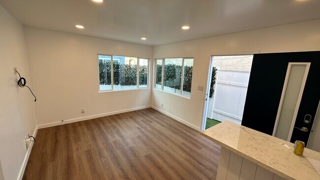 Building Photo - 116 45th St