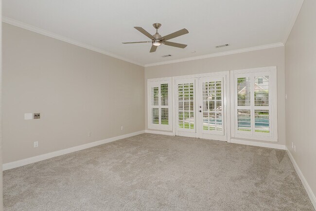 Building Photo - 2 Silverstrand Pl