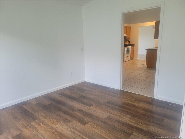 Building Photo - 3873 SW La Fleur St