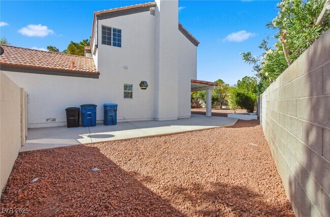 Building Photo - 1460 Daybreak Rd