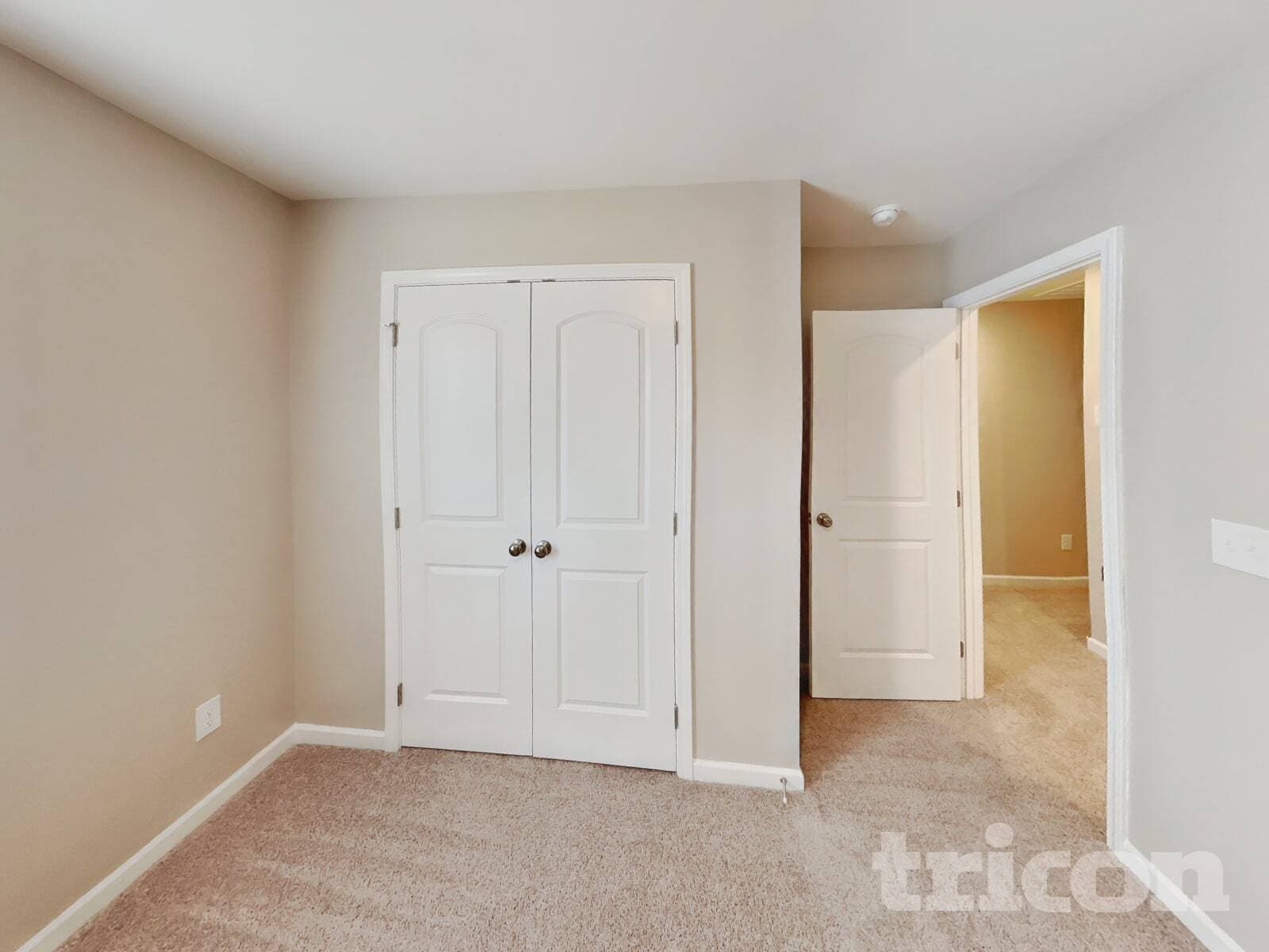 Building Photo - 247 W Millbrook Dr
