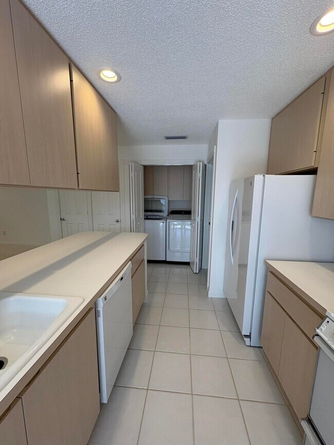 Building Photo - 10303 Chapman Oak Ct