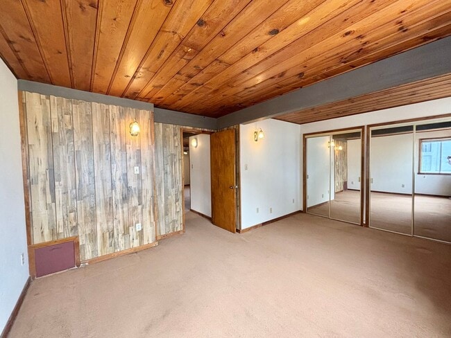 Building Photo - Incredible Value Just Steps from the Sand | 1 Bed 1 Bath Upper Unit  | Silver Strand Beach