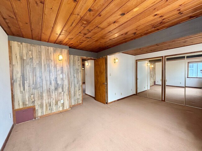 Building Photo - Incredible Value Just Steps from the Sand | 1 Bed 1 Bath Upper Unit  | Silver Strand Beach | Unfu...