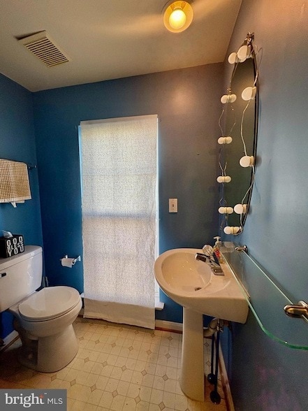 Building Photo - 13907 Edwall Dr