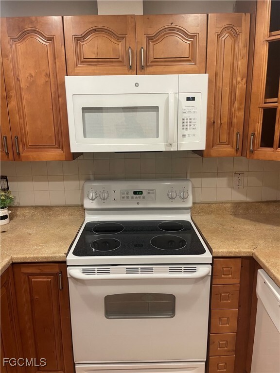 Building Photo - 320 Harry Ave S