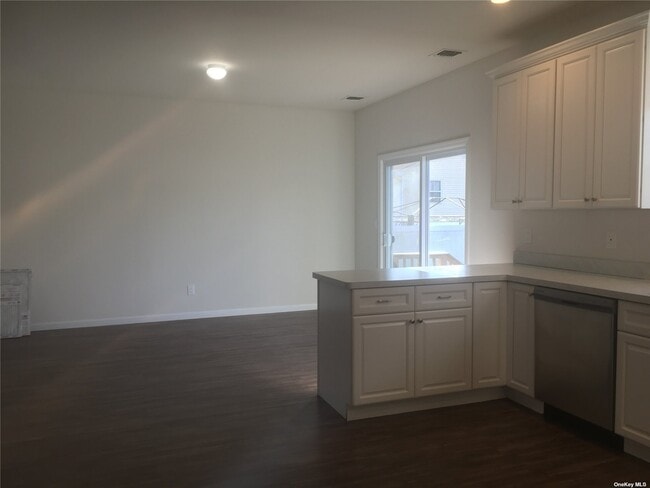 Building Photo - 1033 Park Ave