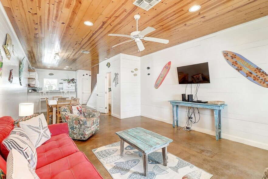 Building Photo - 2120 Eleventh Street-SI ID1023198P