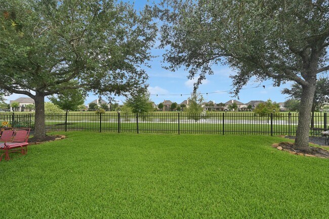 Building Photo - 8227 Clover Leaf Dr