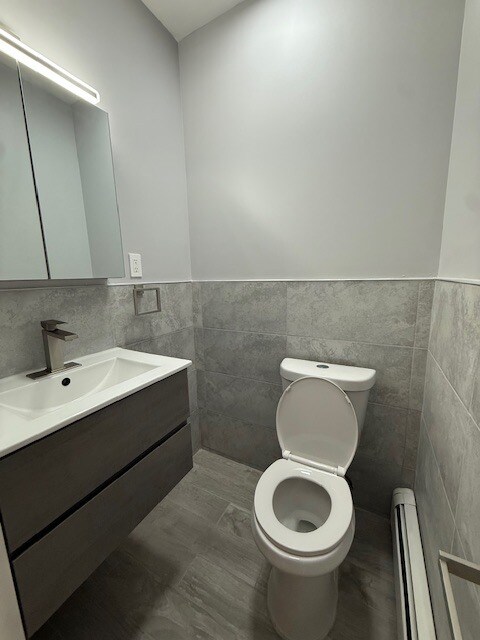 Building Photo - 982 Dumont Ave