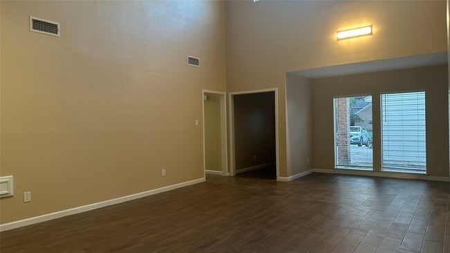 Building Photo - 11503 Briar Forest Dr