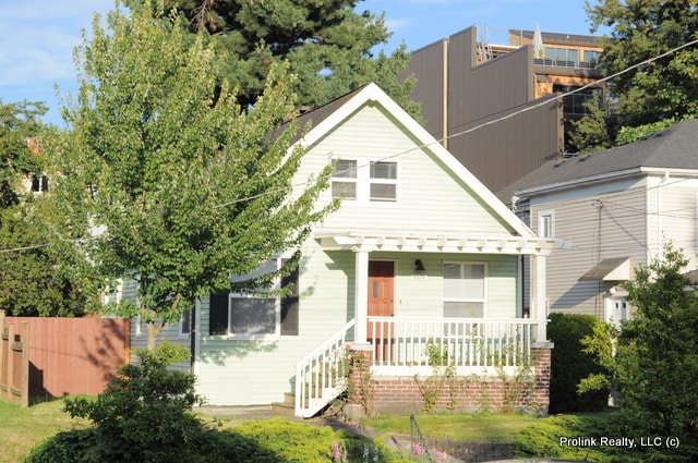 Building Photo - 5624 Brooklyn Ave NE