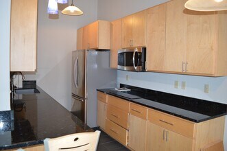 Building Photo - 6245 Charing Cross Ln