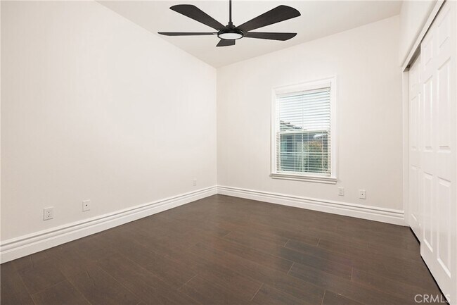 Building Photo - 225 Montana Del Lago Dr