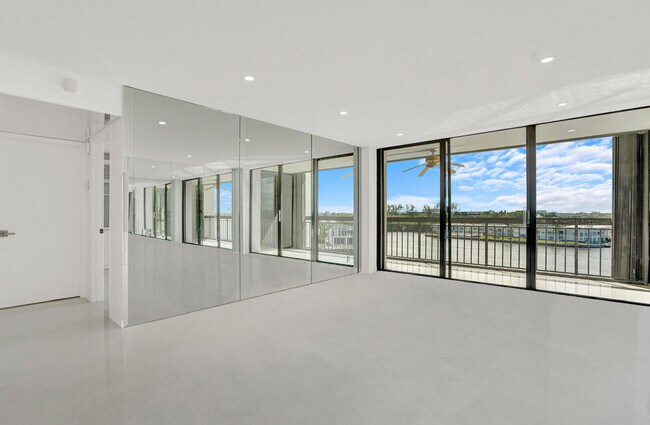 Building Photo - 2697 N Ocean Blvd