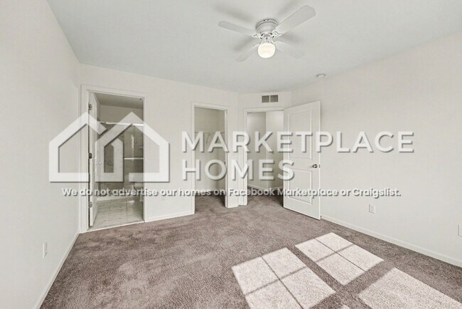 Building Photo - 4596 Bradley Cir