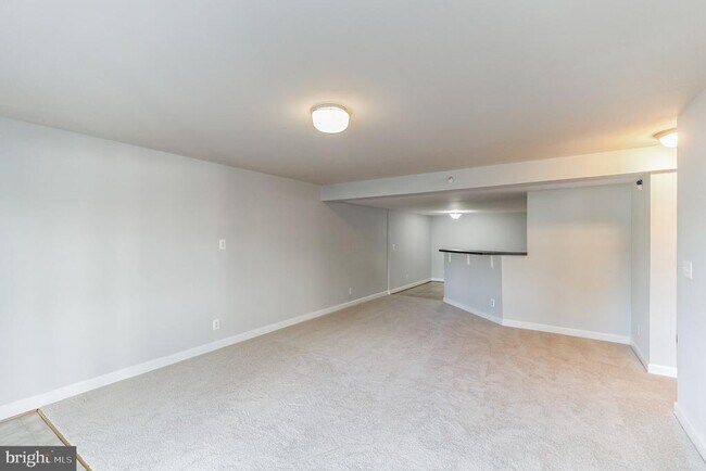 Building Photo - 1601 N Van Dorn St