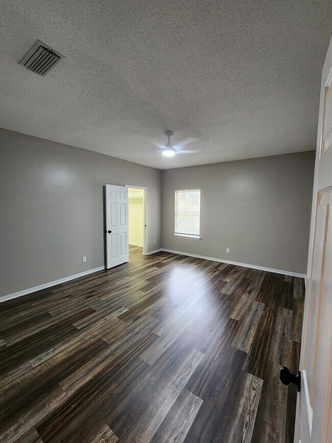 Building Photo - 100 Dunbar Loop