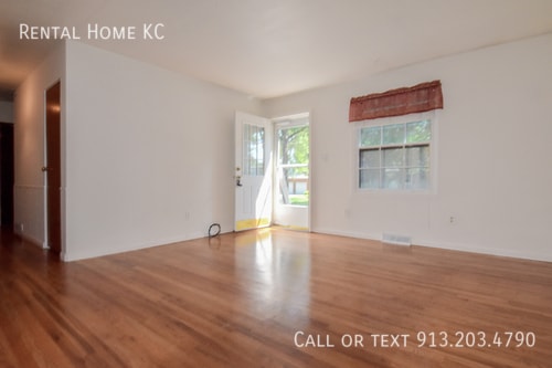 Building Photo - 9010 W 101st St