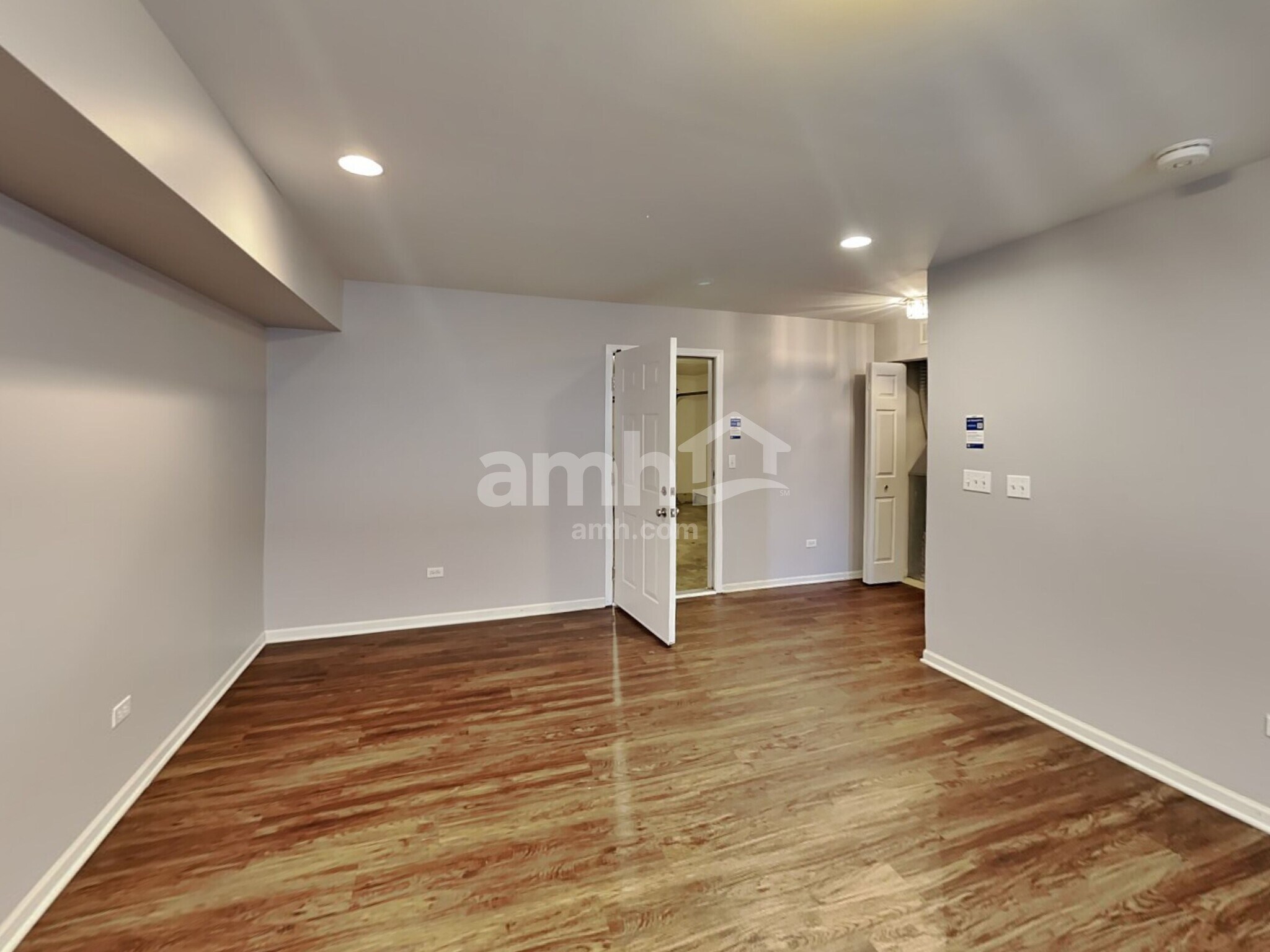 Building Photo - 148 Enclave C