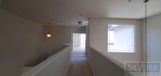 Building Photo - 1715 Bilbao Dr