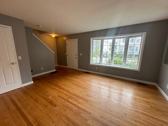 Building Photo - 47 Bower St
