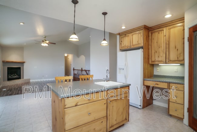 Building Photo - 144 S Mountain Rd